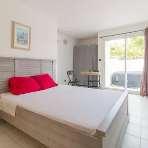 Superbe Studio Avec Jacuzzi Privé Appartement